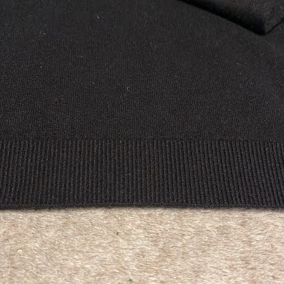 NWOT super soft Uniqlo 100% cashmere sweater size XS - Picture 5 of 5